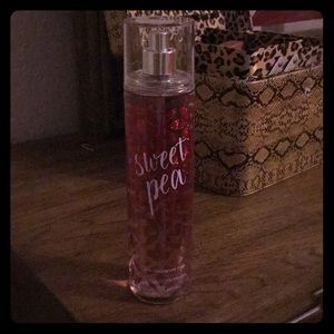 Bath and Body Works “Sweet Pea Body Spray”🌷